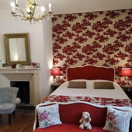 Le Logis De Saint Cyr Aparthotel อิสซูเดิง ภายนอก รูปภาพ