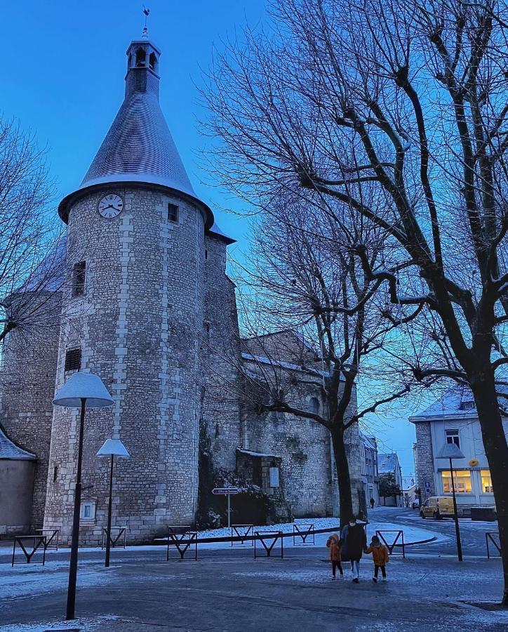 Le Logis De Saint Cyr Aparthotel อิสซูเดิง ภายนอก รูปภาพ