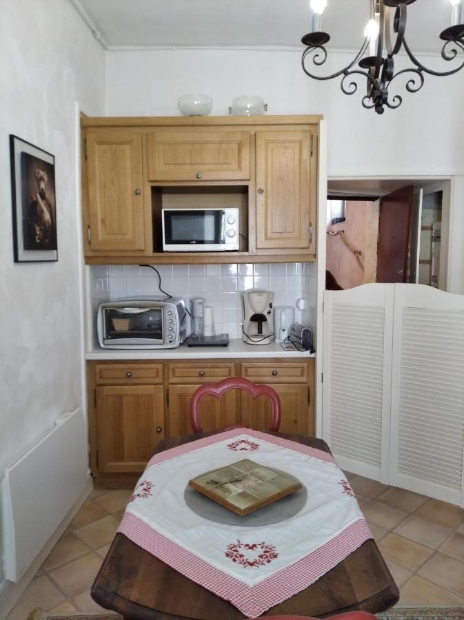 Le Logis De Saint Cyr Aparthotel อิสซูเดิง ภายนอก รูปภาพ