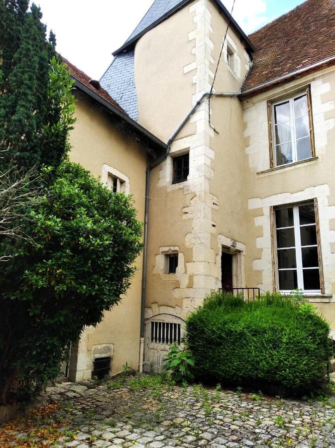 Le Logis De Saint Cyr Aparthotel อิสซูเดิง ภายนอก รูปภาพ