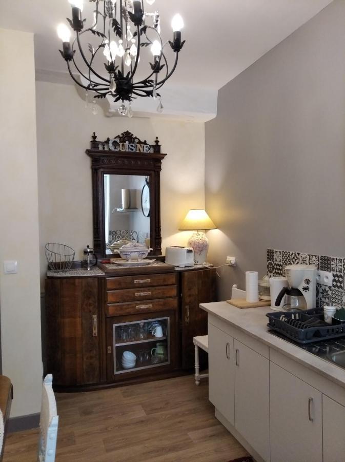 Le Logis De Saint Cyr Aparthotel อิสซูเดิง ภายนอก รูปภาพ