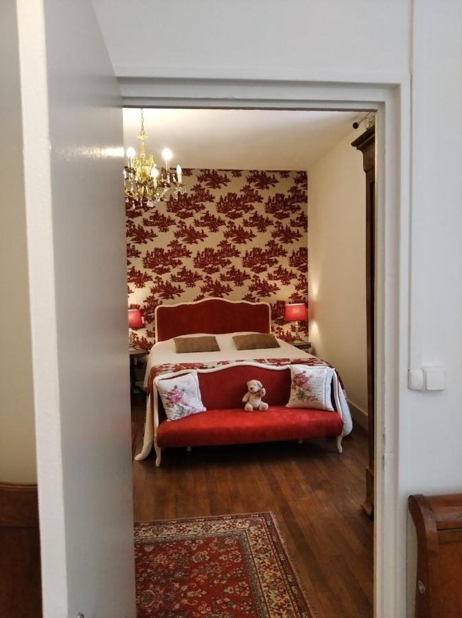 Le Logis De Saint Cyr Aparthotel อิสซูเดิง ภายนอก รูปภาพ