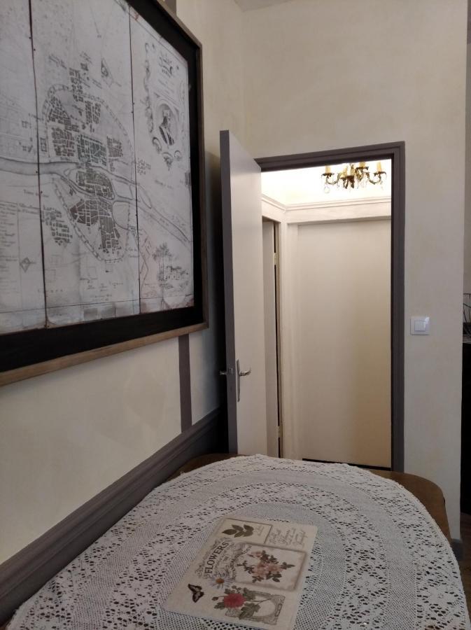 Le Logis De Saint Cyr Aparthotel อิสซูเดิง ภายนอก รูปภาพ