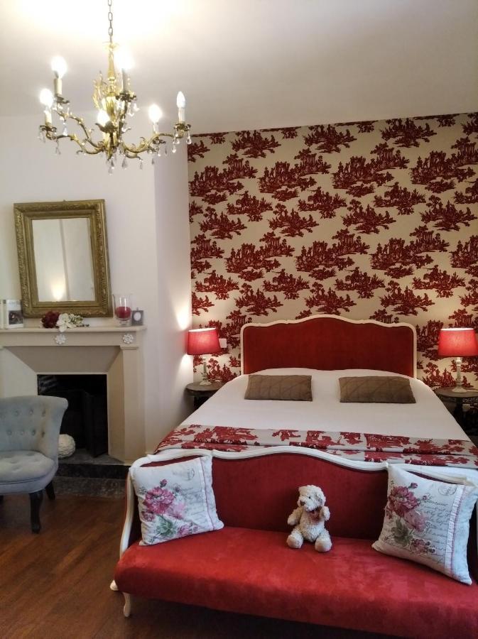 Le Logis De Saint Cyr Aparthotel อิสซูเดิง ภายนอก รูปภาพ