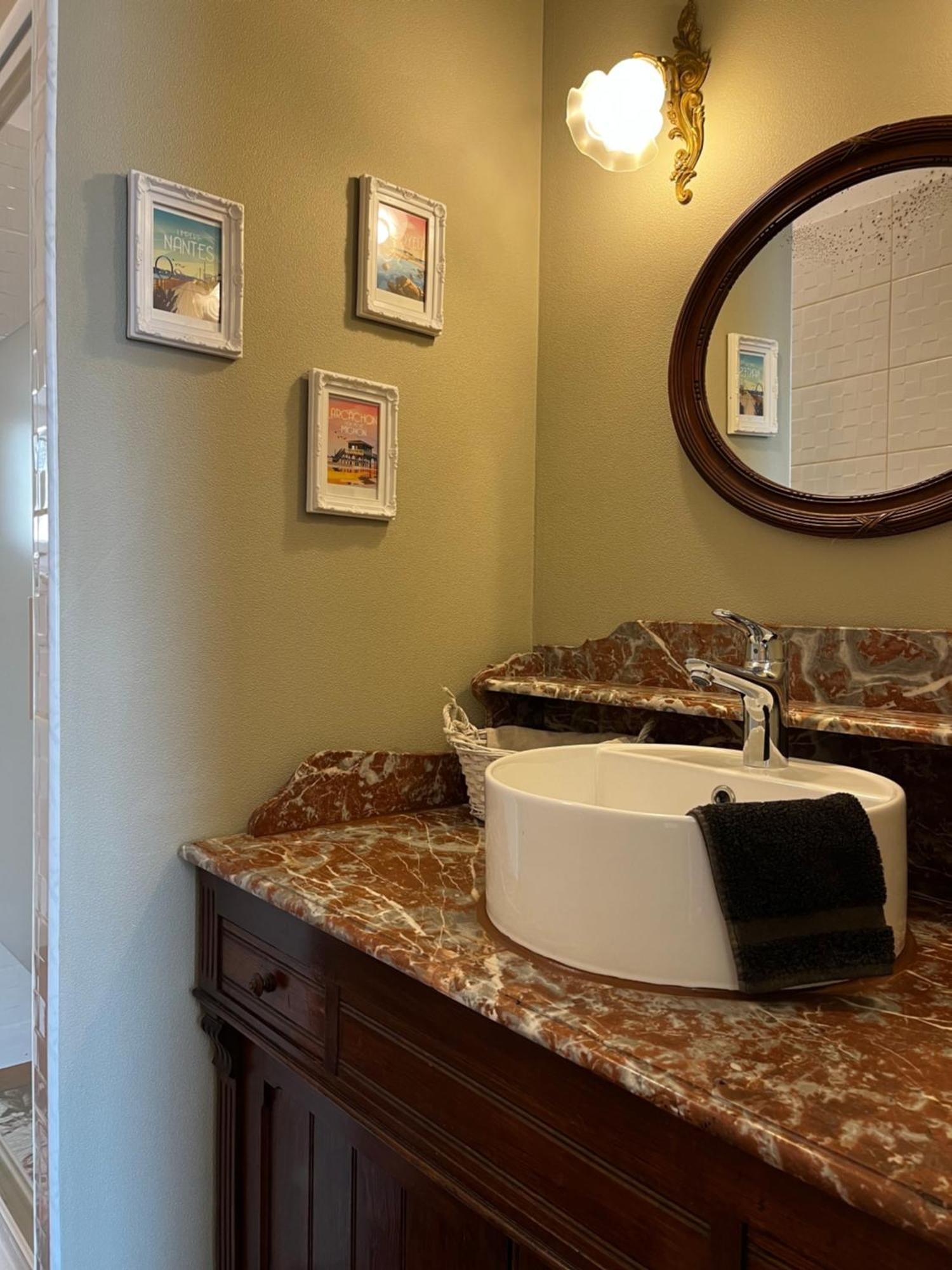 Le Logis De Saint Cyr Aparthotel อิสซูเดิง ภายนอก รูปภาพ