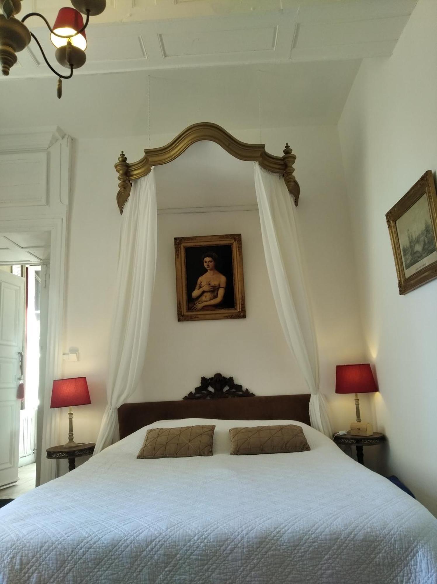 Le Logis De Saint Cyr Aparthotel อิสซูเดิง ภายนอก รูปภาพ