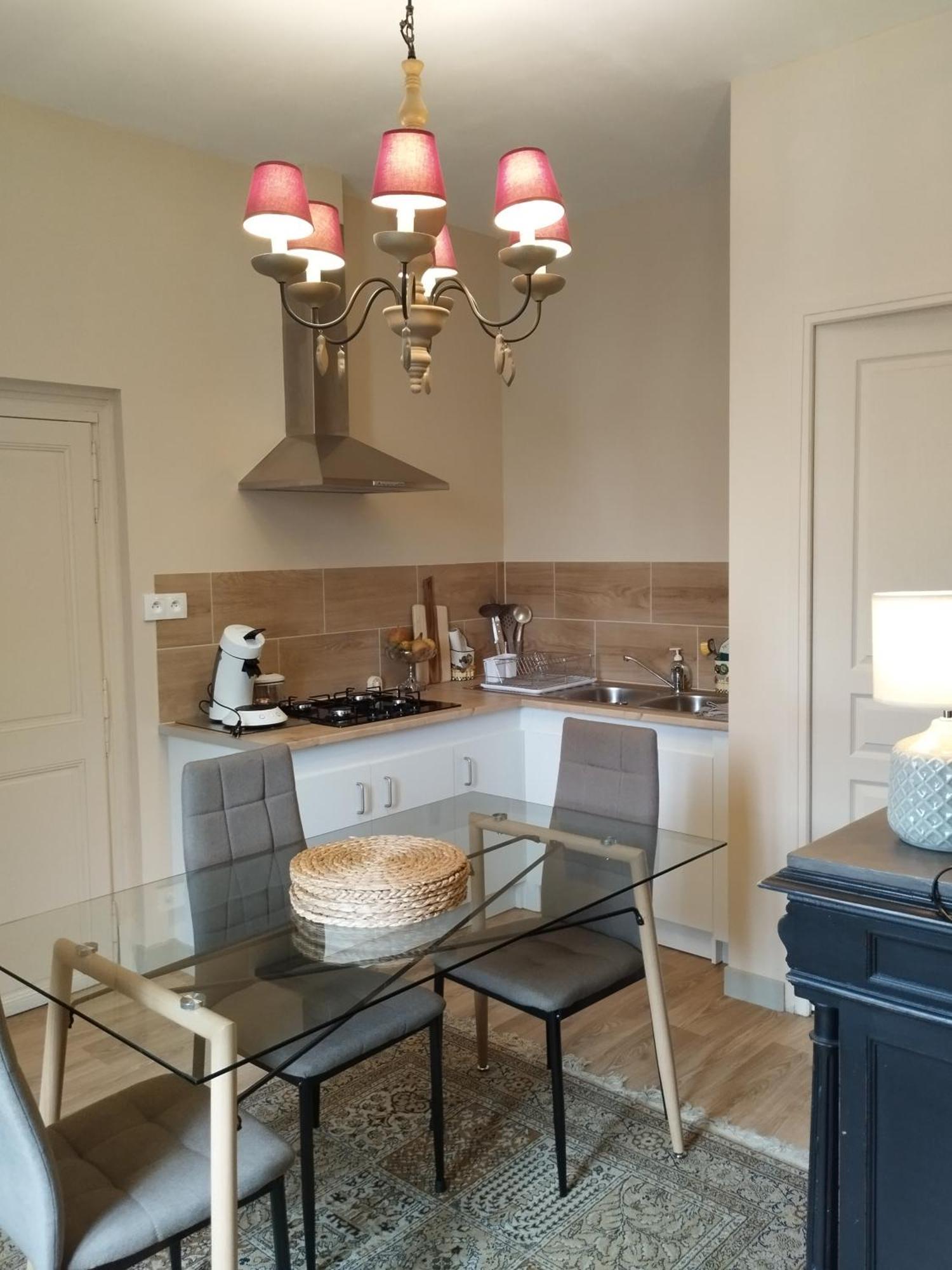 Le Logis De Saint Cyr Aparthotel อิสซูเดิง ภายนอก รูปภาพ