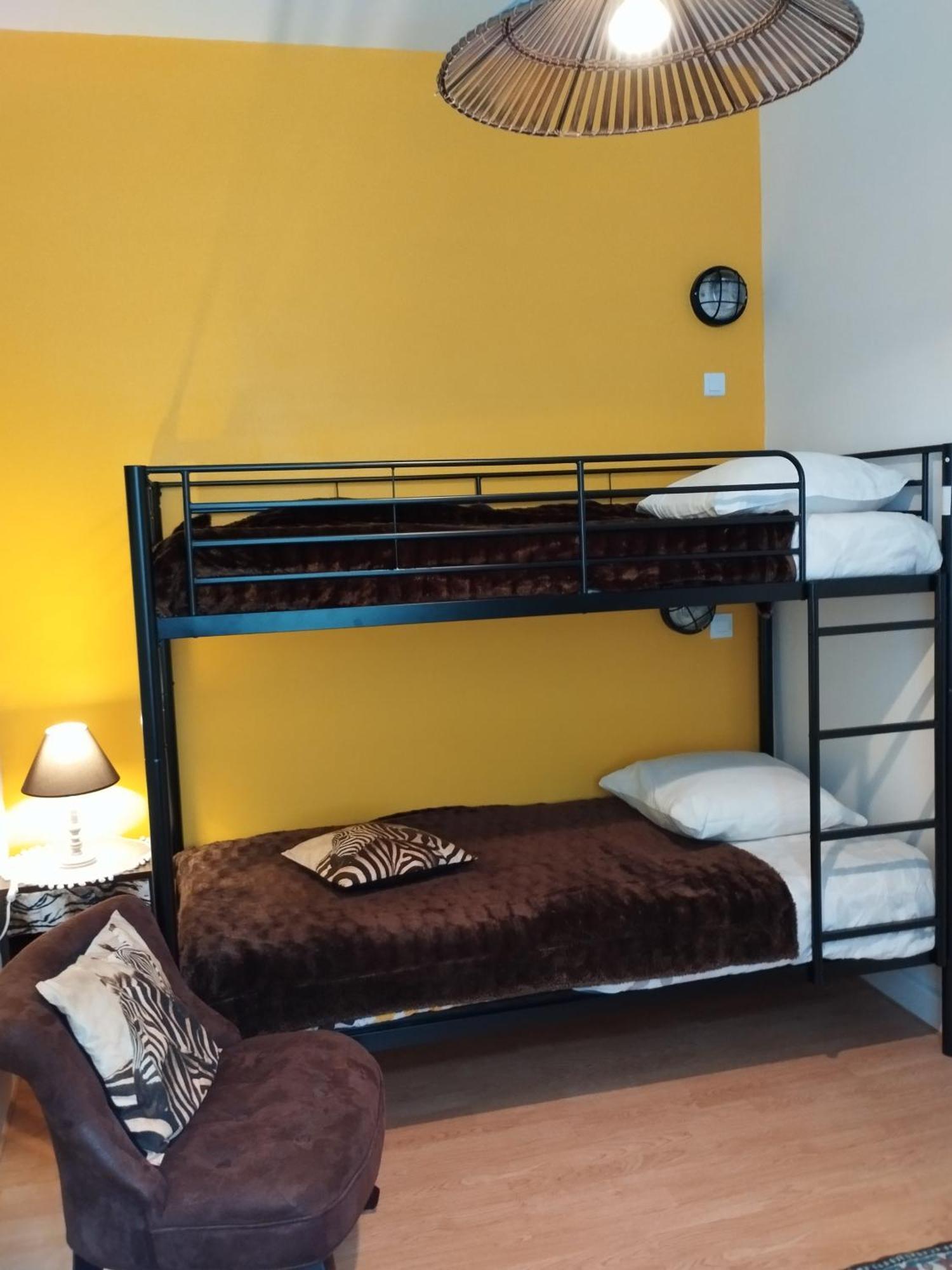 Le Logis De Saint Cyr Aparthotel อิสซูเดิง ภายนอก รูปภาพ