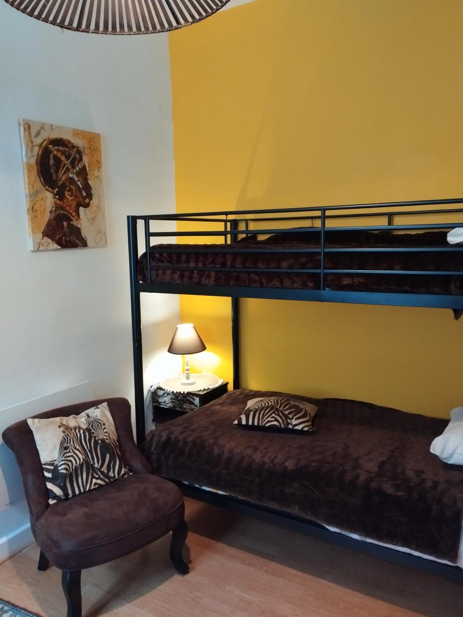 Le Logis De Saint Cyr Aparthotel อิสซูเดิง ภายนอก รูปภาพ